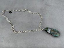 Load image into Gallery viewer, Large Labradorite Necklace