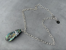 Load image into Gallery viewer, Large Labradorite Necklace