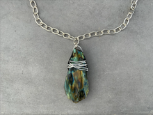 Load image into Gallery viewer, Large Labradorite Necklace