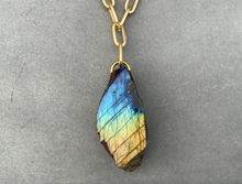 Load image into Gallery viewer, Medium Labradorite Necklace